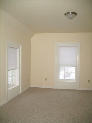 Upstairs front bedroom