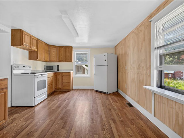 05-213 Main St-05