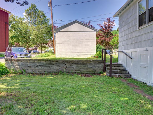 39-213 Main St-39