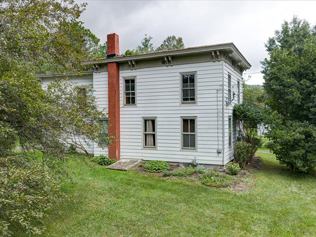 33-135 Schoolhouse Rd-104