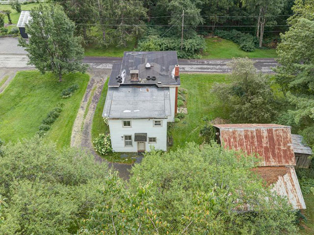 40-135 Schoolhouse Rd-112