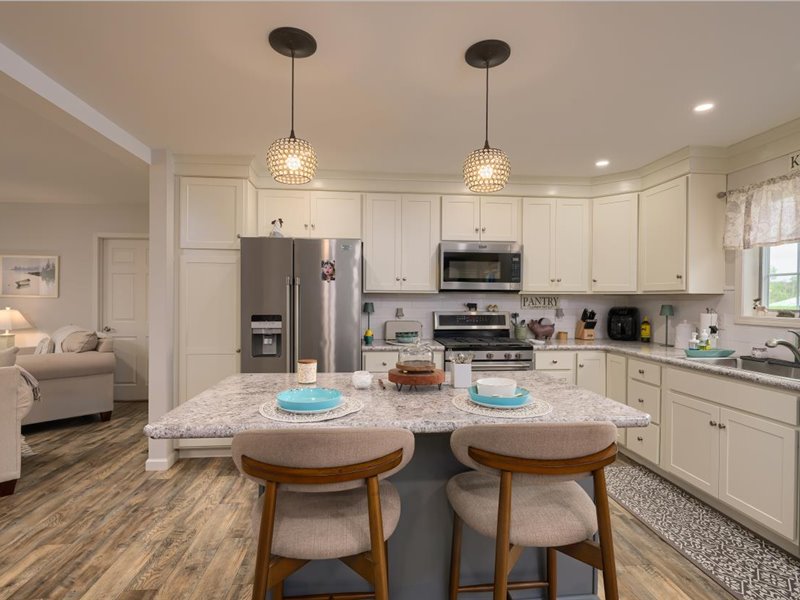 10-670 Glimmerglen Rd-10