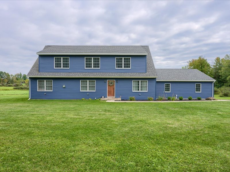 36-670 Glimmerglen Rd-36