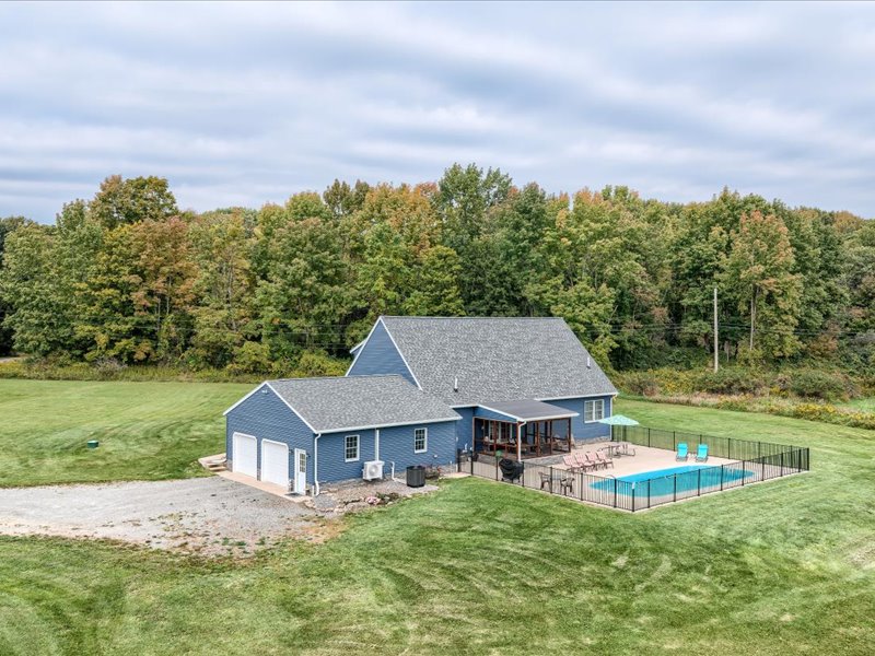 42-670 Glimmerglen Rd-42